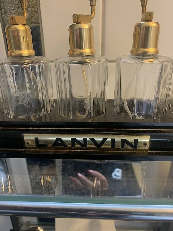 Lanvin Flaconi: Rares altes Lanvin Parfumdisplay mit 5 Originalen Flakons – Usato da Rothrist venduto da Oddymanliane 1