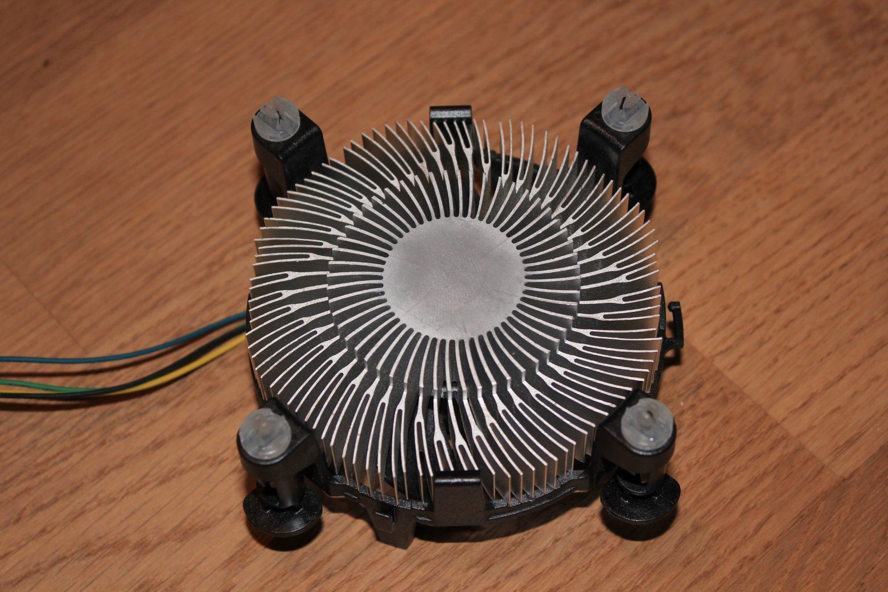 Intel Composants électroniques: 2x CPU Lüfter & diverse PC Kabel – D'occasion à Männedorf par biancyur 4