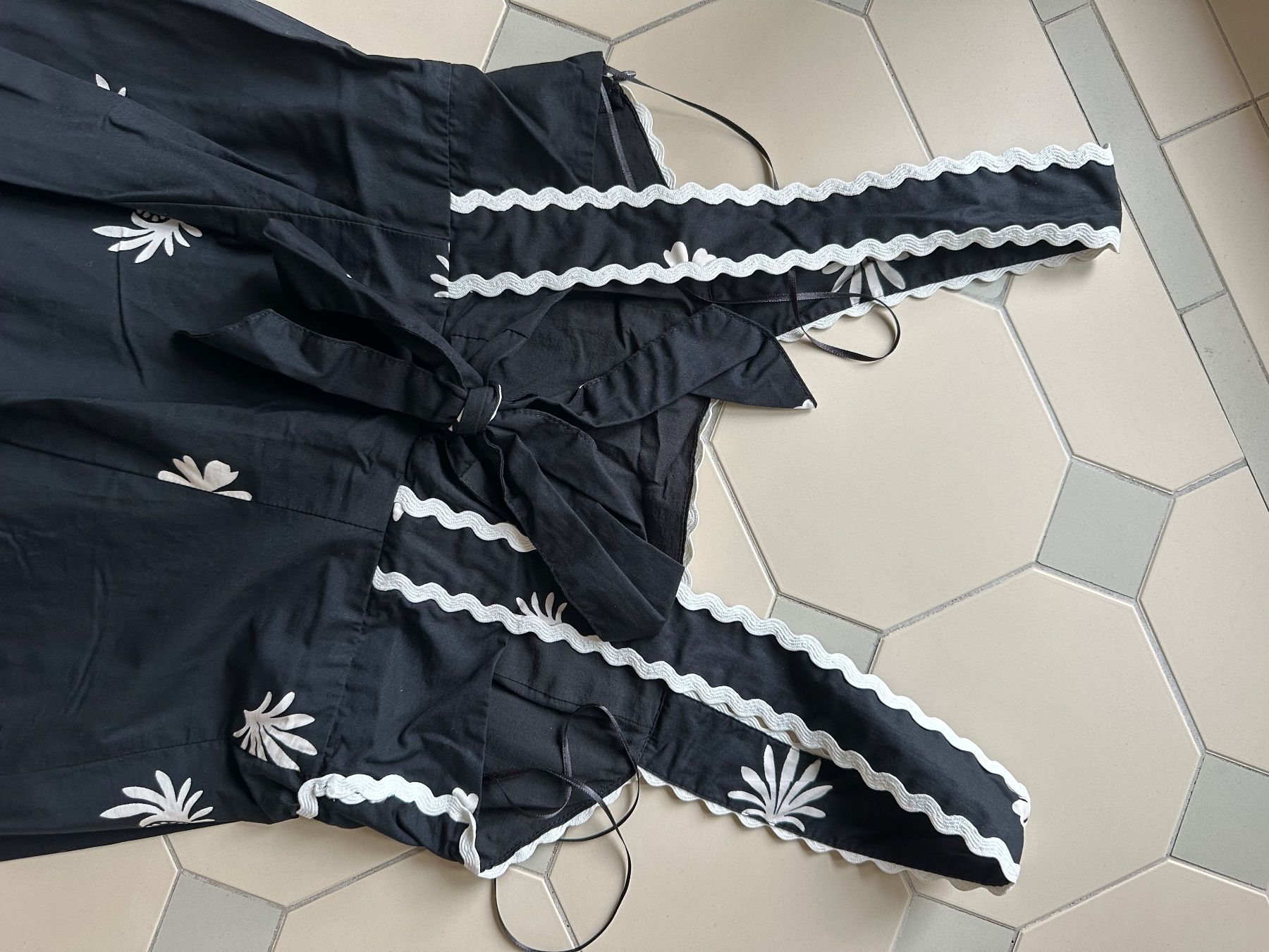 Vestiti: Zara Kleid Schwarz – Usato da Zürich venduto da aow_8p7m 1