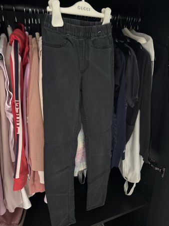 H&M Jeggings schwarz elastischer Bund Grösse 140 neu