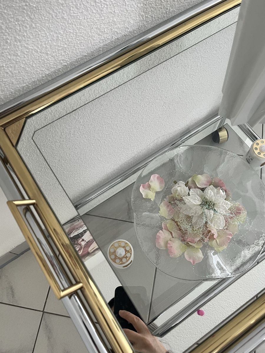 Carrelli di servizio: Servierwagen Glas,gold,silber – Usato da Hinwil venduto da dire07 2