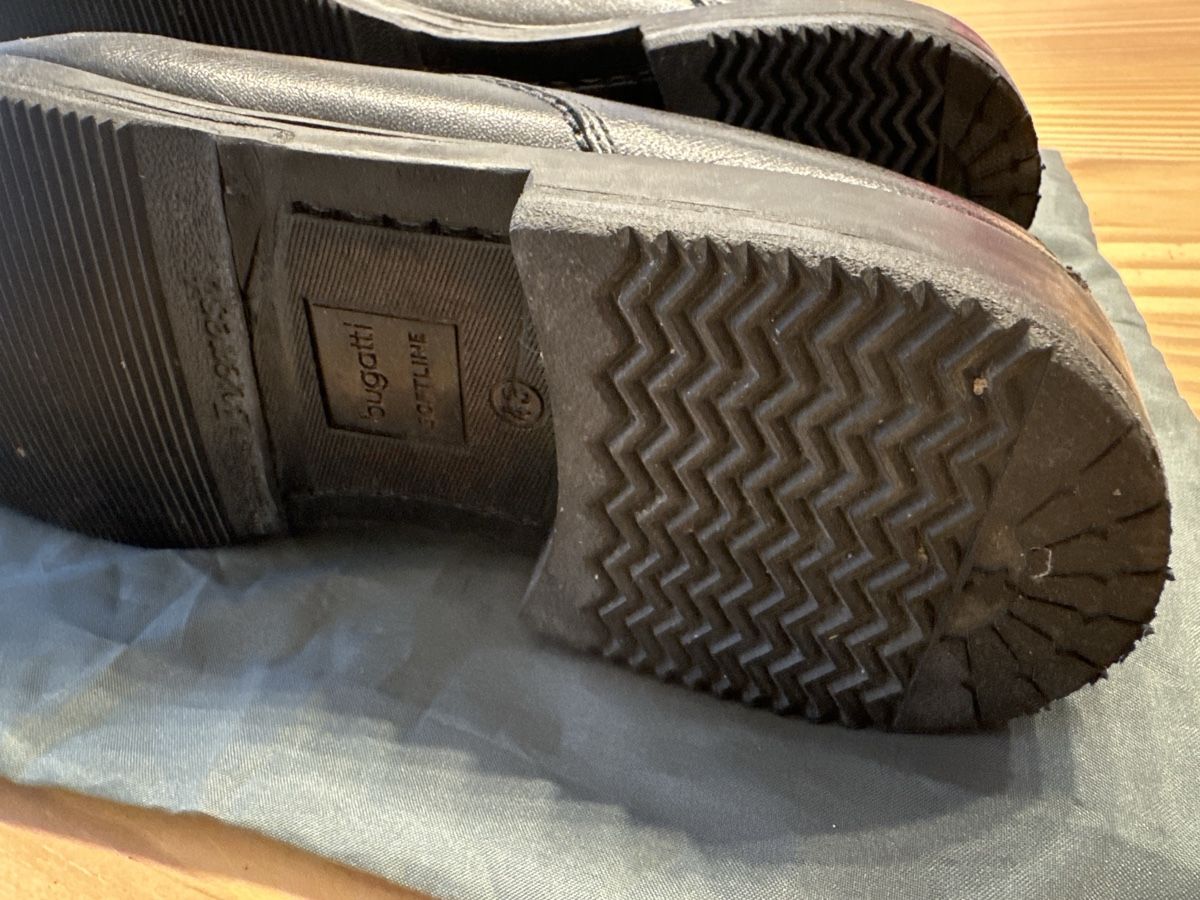 Bugatti Scarpe da uomo: Elegante Bugatti Lederschuhe Schwarz Gr 43 – Usato da Horw venduto da yvesmarc 2
