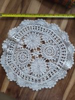 Gehäkelte Tischdecke, weiss, Handarbeit, Vintage Stil