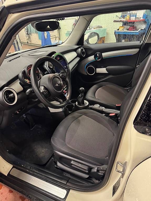 Automobili: Mini Cooper 1.5 TWINPOWER TURBO – Usato da Chur venduto da Cardinal1 4