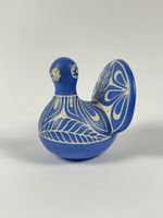 Uccellino in ceramica blu, decorato a mano