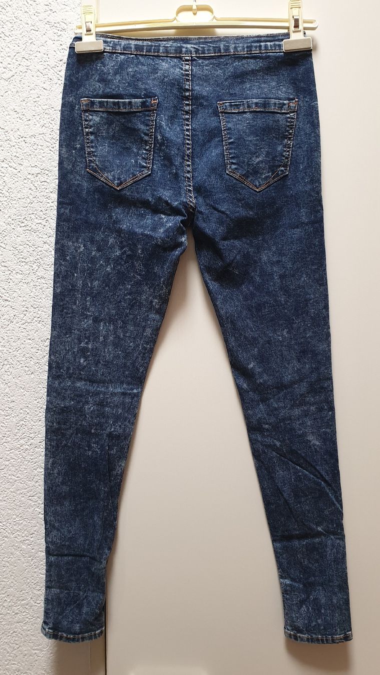 Pantaloni: 2 PAR HOSSE – Usato da Thun venduto da Vecgou 4