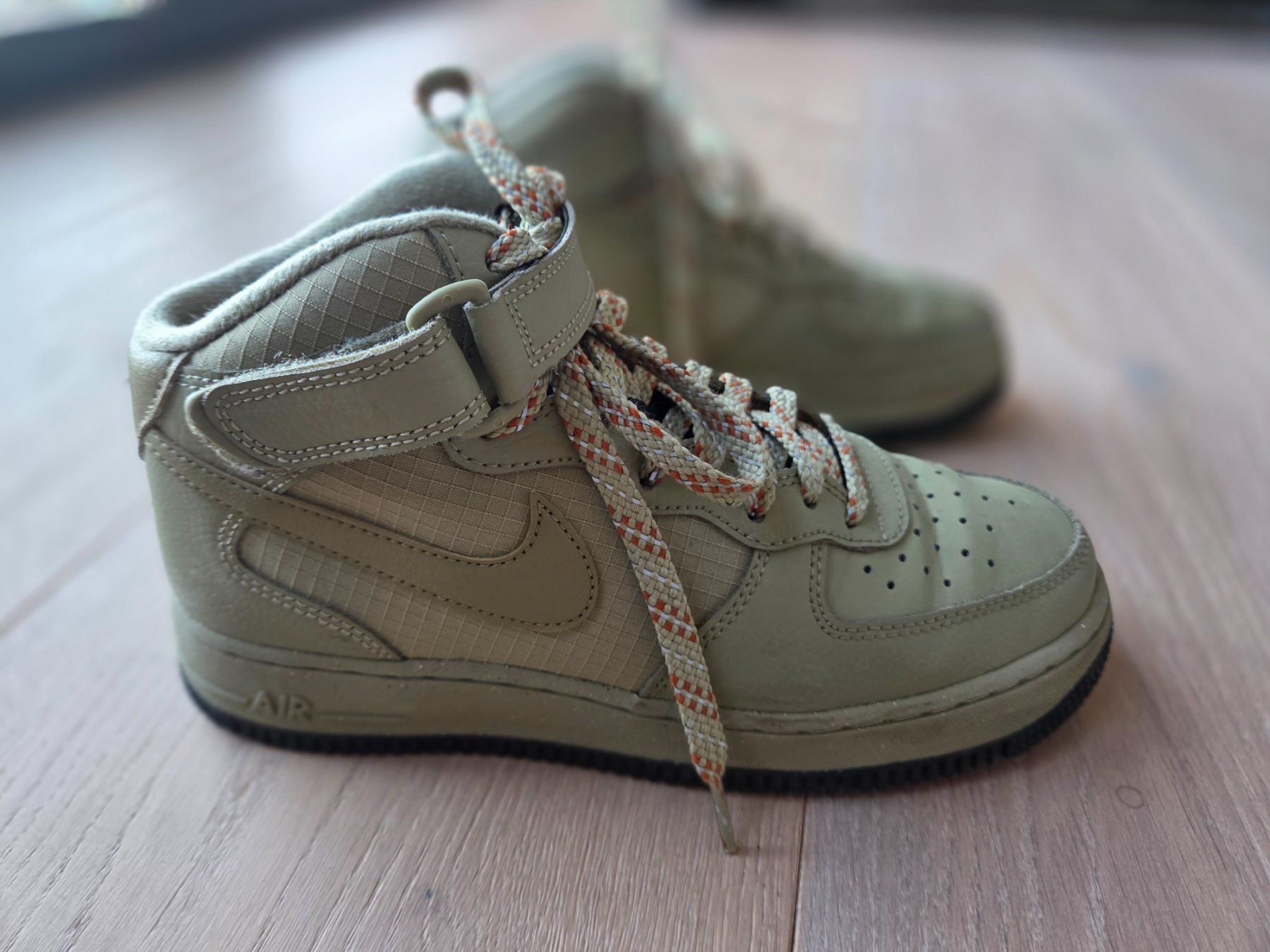 Nike Scarpe da uomo: Nike Air Force 1 '07 Mid Sneaker – Usato da Rüschlikon venduto da tiniweeeny 1