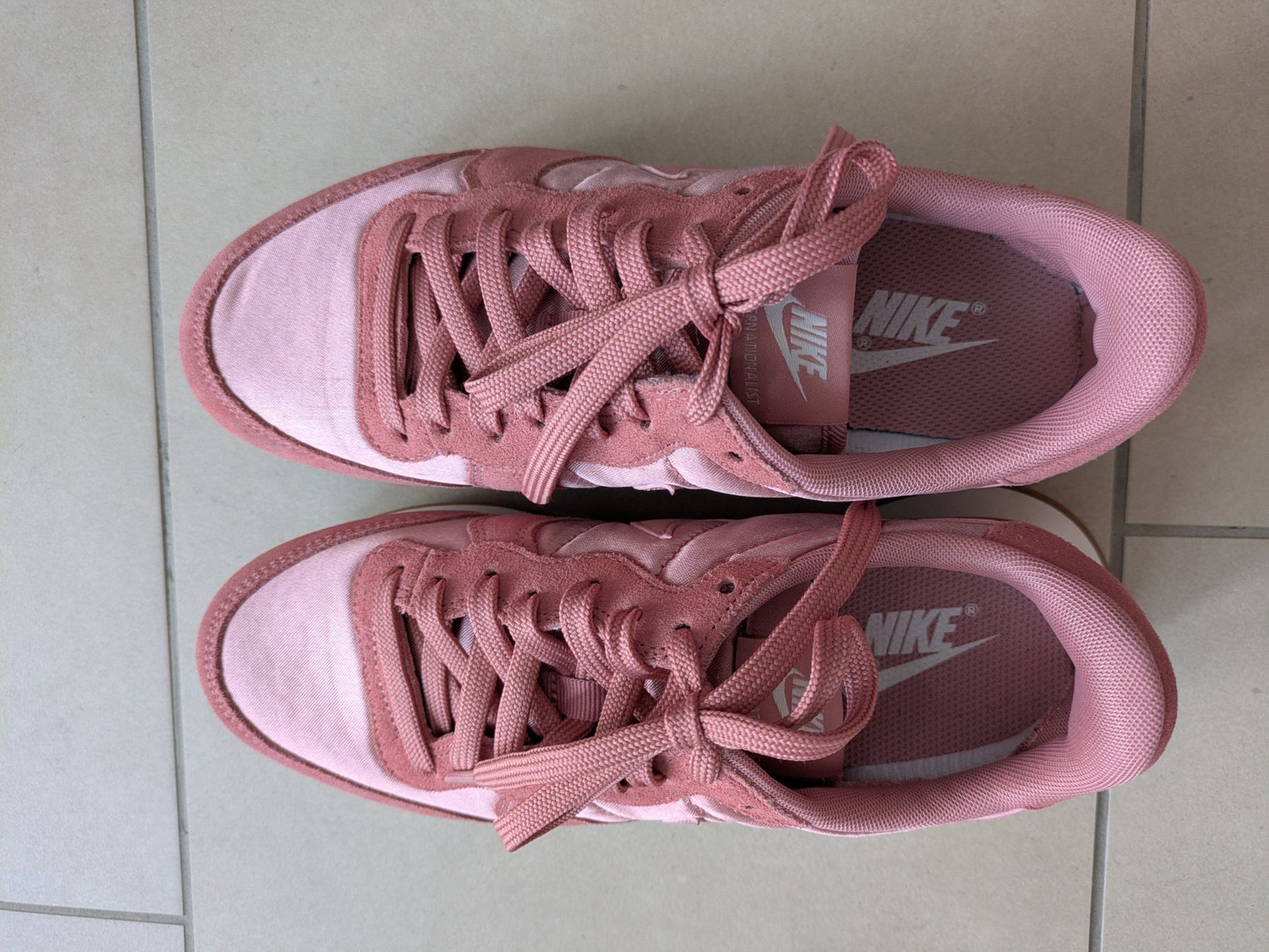 Scarpe da donna: Sneaker Turnschuhe Nike Rosa – Nuovo (secondo la descrizione) da Bonstetten venduto da thewitchinghour 1