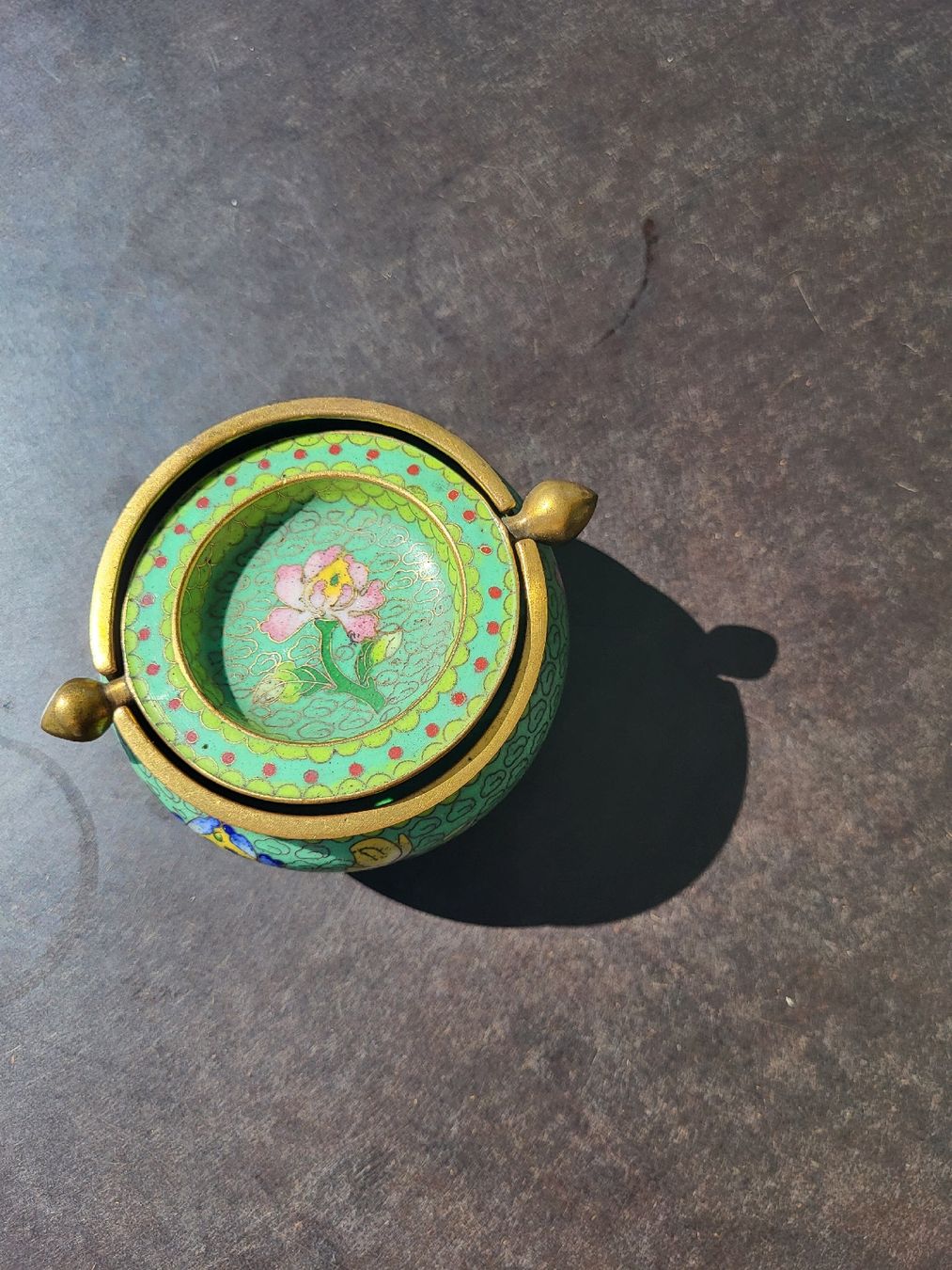 Tutte le decorazioni: Retro Cloisonné Schmuckdose, Grün mit Blumenmuster. – Nuovo (secondo la descrizione) da Zürich venduto da Lizi7 6