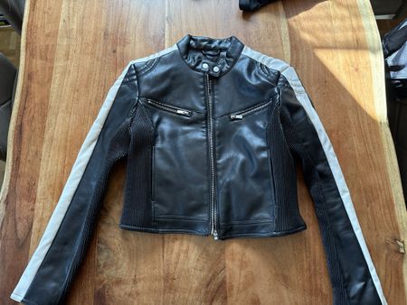 Coole Kunstlederjacke, Gr. L, neu für den Frühling!