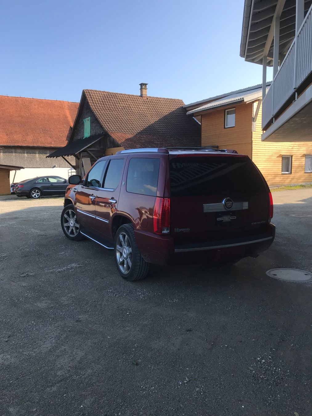Cadillac Automobili: Wunderschöner Escalade Hybrid – Usato da Amlikon-Bissegg venduto da hof_q2ln 2