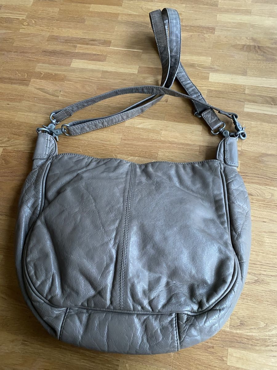 Borse da donna: Depeche Tasche Leder mit Nieten – Usato da Winterthur venduto da heart 1