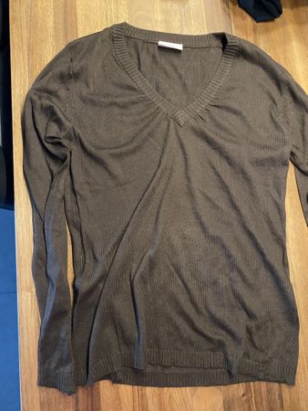 Brauner Pullover