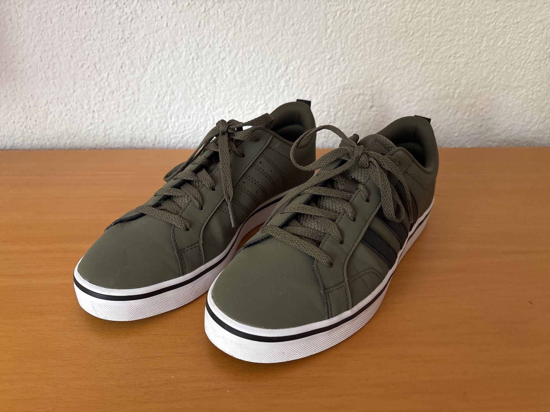 Adidas Chaussures hommes: Sneaker Adidas, Gr. 41.5 – Neuf (Voir description) à Frauenfeld par zwerg13 1