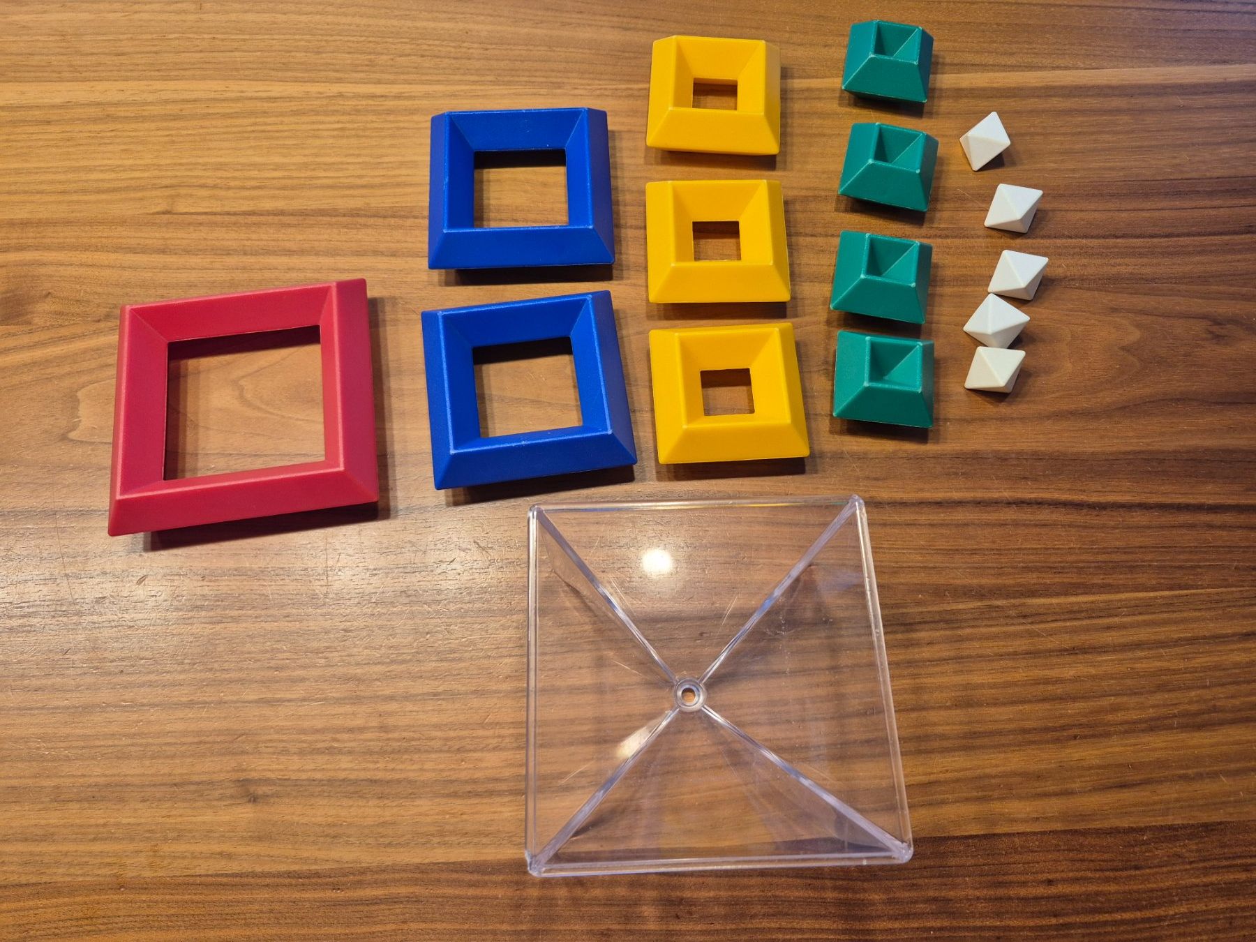 Spielzeuge: Eduplay Kreativ-Pyramide aus Kunststoff, Lernspielzeug – Gebraucht aus Lengnau AG von Mefari 1