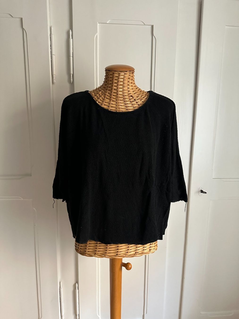 Brandy Melville Maglioni & Felpe: BRANDY MELVILLE - Strickoberteil oversized schwarz – Usato da Zürich venduto da Diazaio