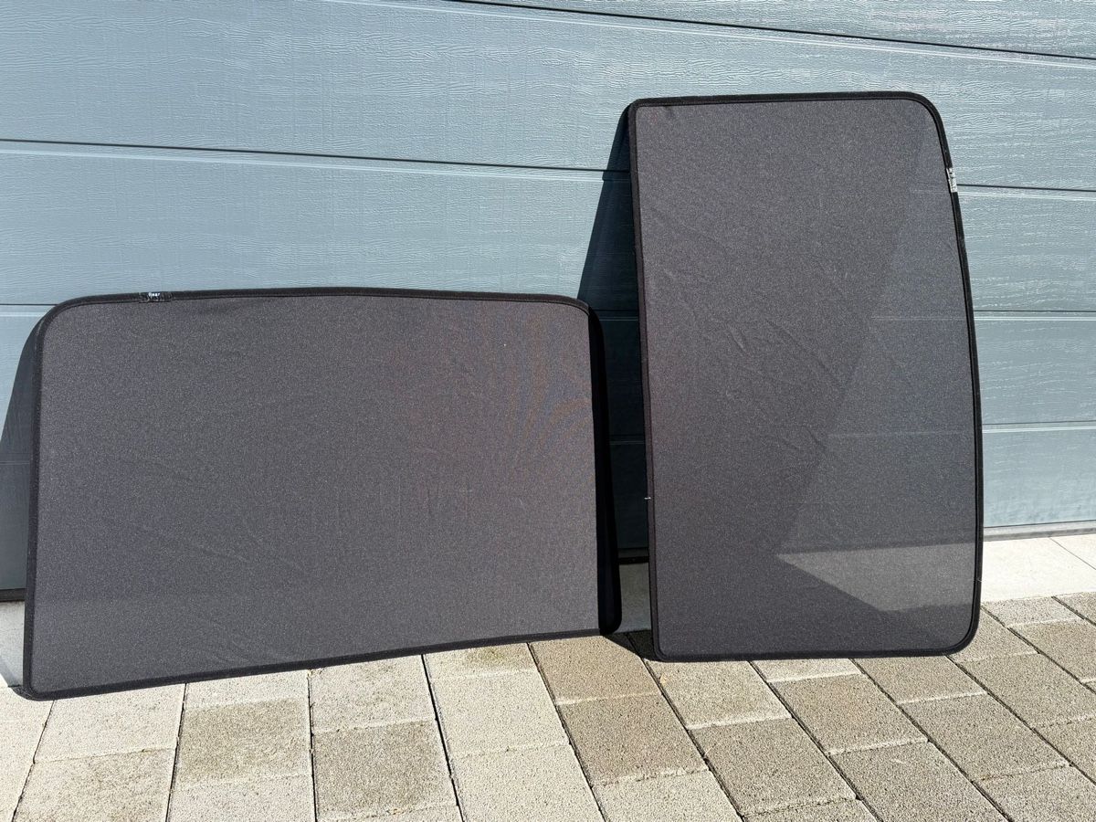 Tesla Accessori per altri veicoli: Tesla Model Y Sonnenschutzblenden Set, Panoramadach – Usato da Kaisten venduto da fabilicious01