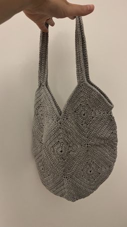 Borsa a mano uncinetto grigia fatta a mano