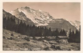 Wengen BE Alphütten mit Jungfrau Alphütten Landschaft