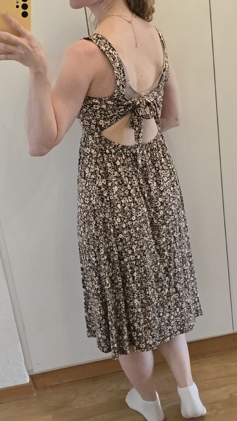 Lascana Kleider: Lascana Blumenkleid Grösse 36/S – Gebraucht aus Buchberg von MaddieF 1