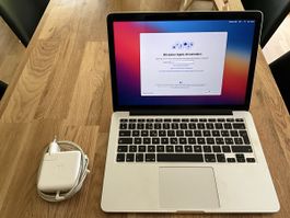 MacBook Pro 13 Zoll guter Zustand mit Ladekabel