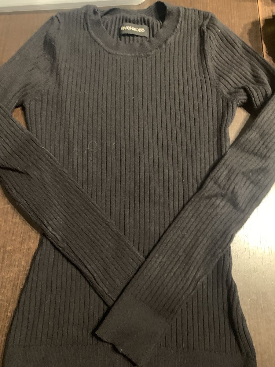 Pullover & Sweatshirts: Pull noir taille S – Gebraucht aus Domdidier von qatar1973 1