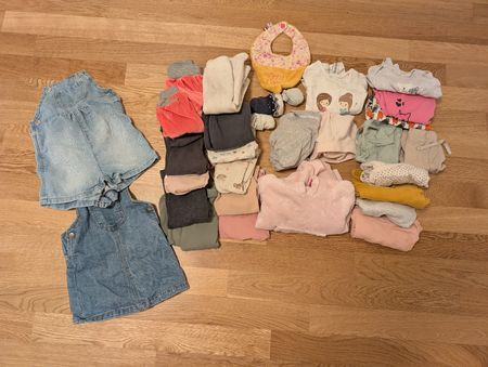 Mädchen Kleiderpaket Gr. ca 80-86 (ca. 12-18 Mt.)