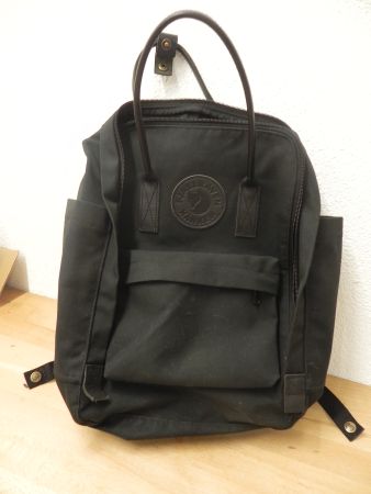 Fjällräven Kånken Rucksack Schwarz mit Ledereinsatz