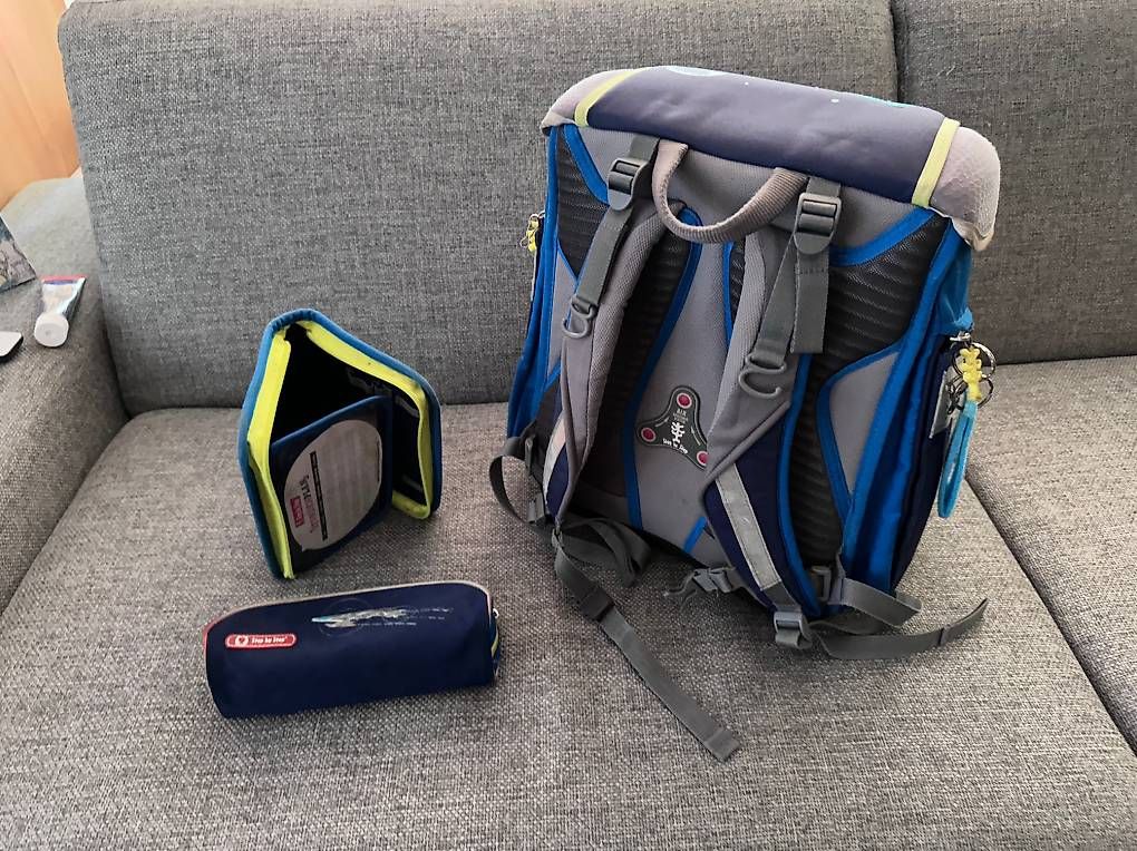 Step by Step Zaini: Schultheke "Step by Step" mit Weltraummotiv – Usato da Cham venduto da Maezeric 3