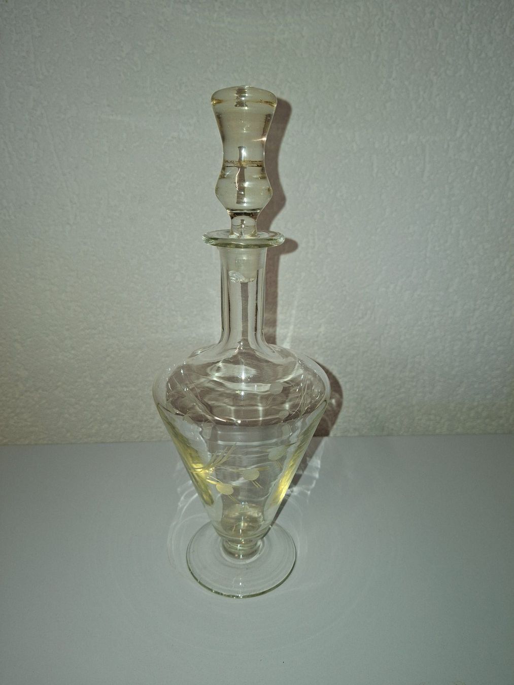 Caraffe: Dekorative Glas-Karaffe mit floralem Dekor – Usato da Steinach venduto da Spliter87