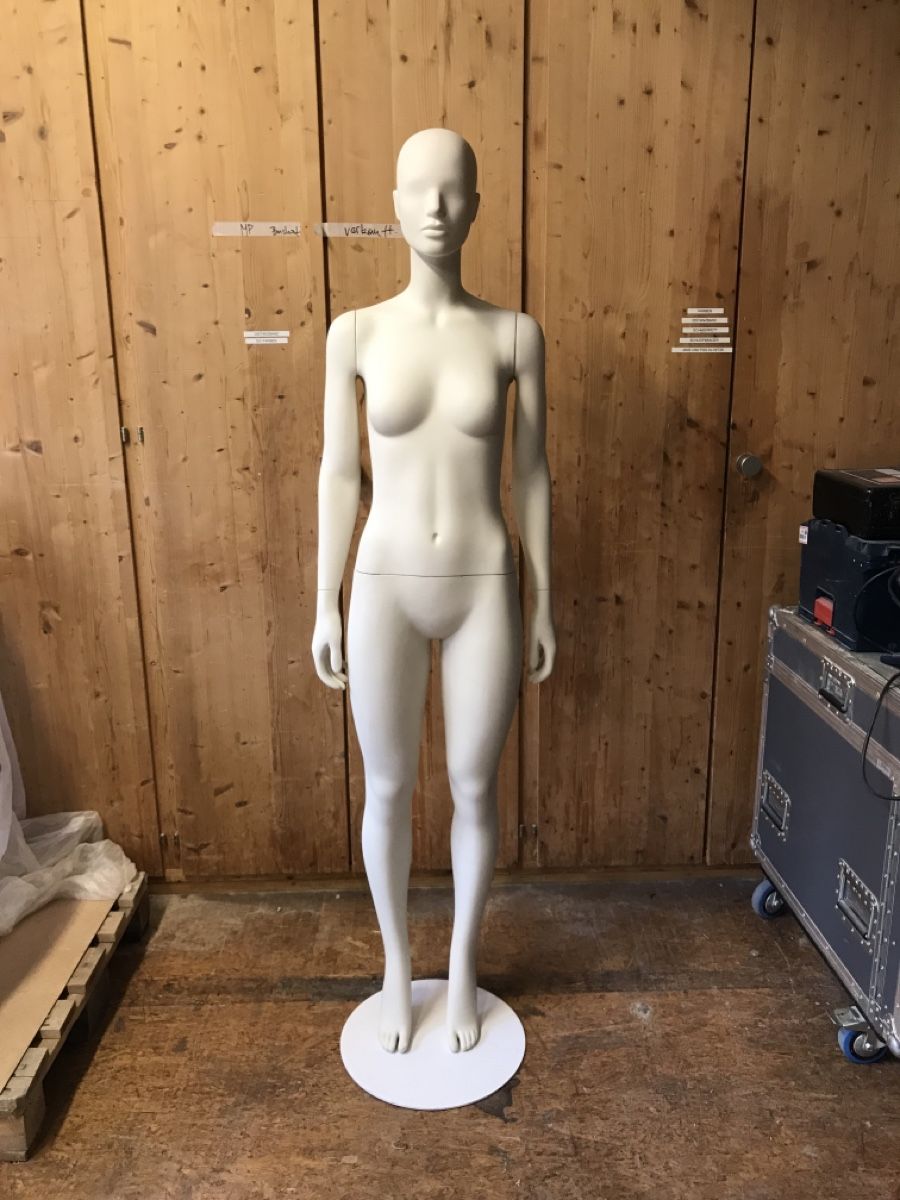 Sonstige Dekorationen & Accessoires: Schaufensterpuppe – Gebraucht aus Bülach von sil_6hbc