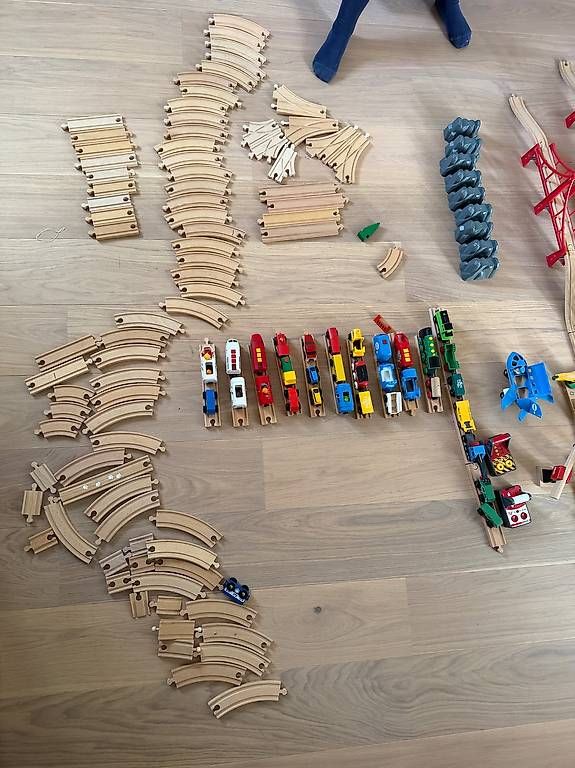 Jouets: Circuit de Train Brio hyper complet – D'occasion à Dully par vic_p6js 1