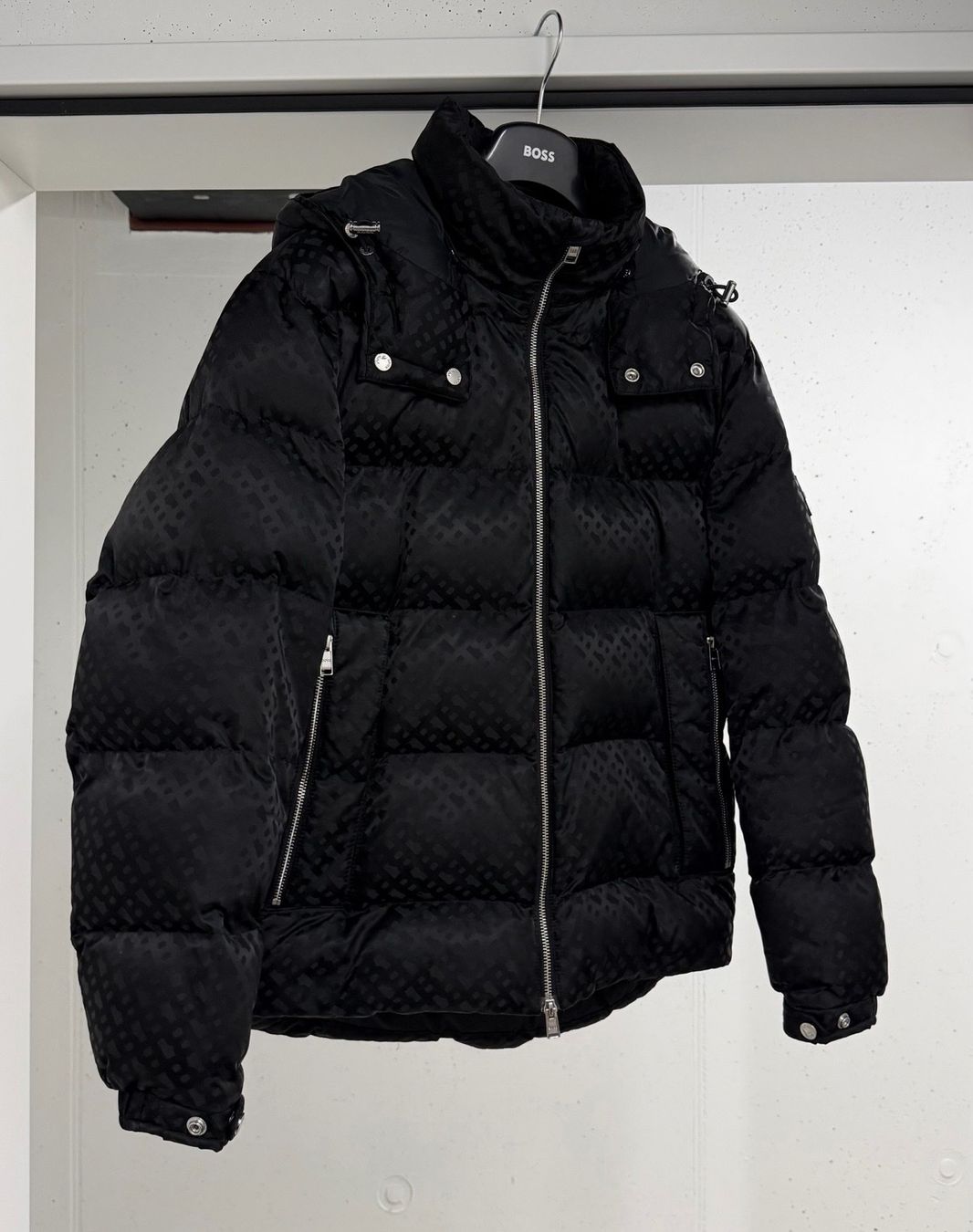 Hugo Boss Giacche: Hugo Boss Winterjacke – Usato da Chur venduto da arlindo.c.silva