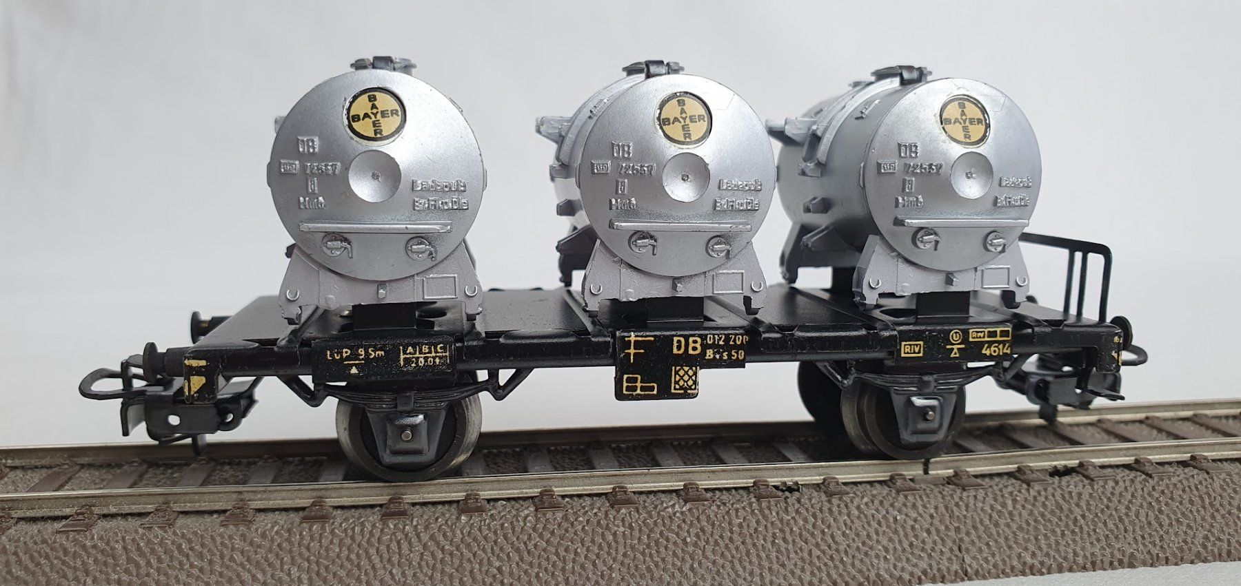 Märklin Modelleisenbahnen: Märklin 4520 DB Behältertragwagen "Bayer", Version: 1960 – Gebraucht aus Seon von voAllBah 1