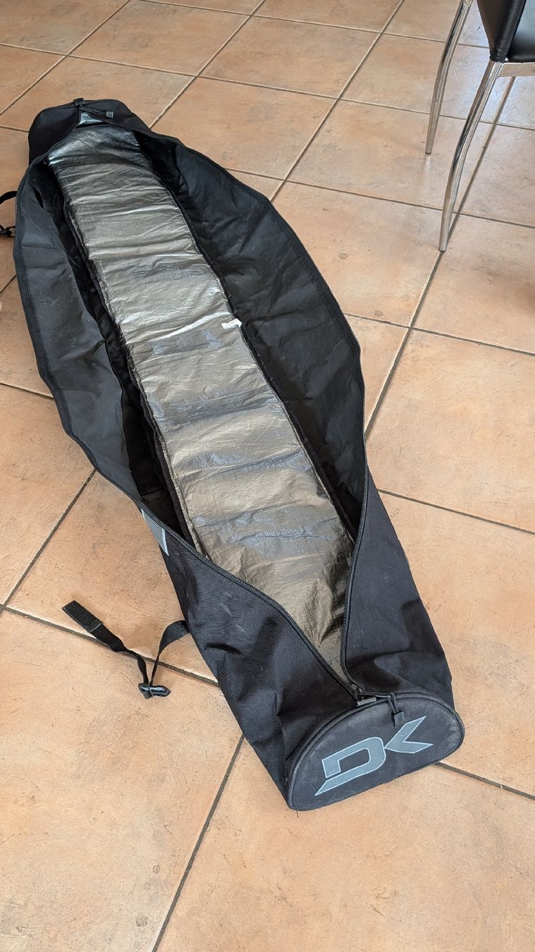 Dakine Sacs: Housse de snowboard Dakine 165cm – D'occasion à Riaz par ptorres 1