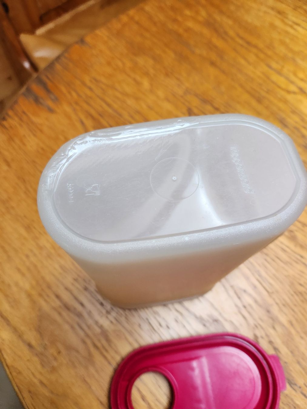 Tupperware Contenitori & Simili: Tupperware Krug 2.0l Dunkelrot, – Usato da Gstaad venduto da Meiel2020 3
