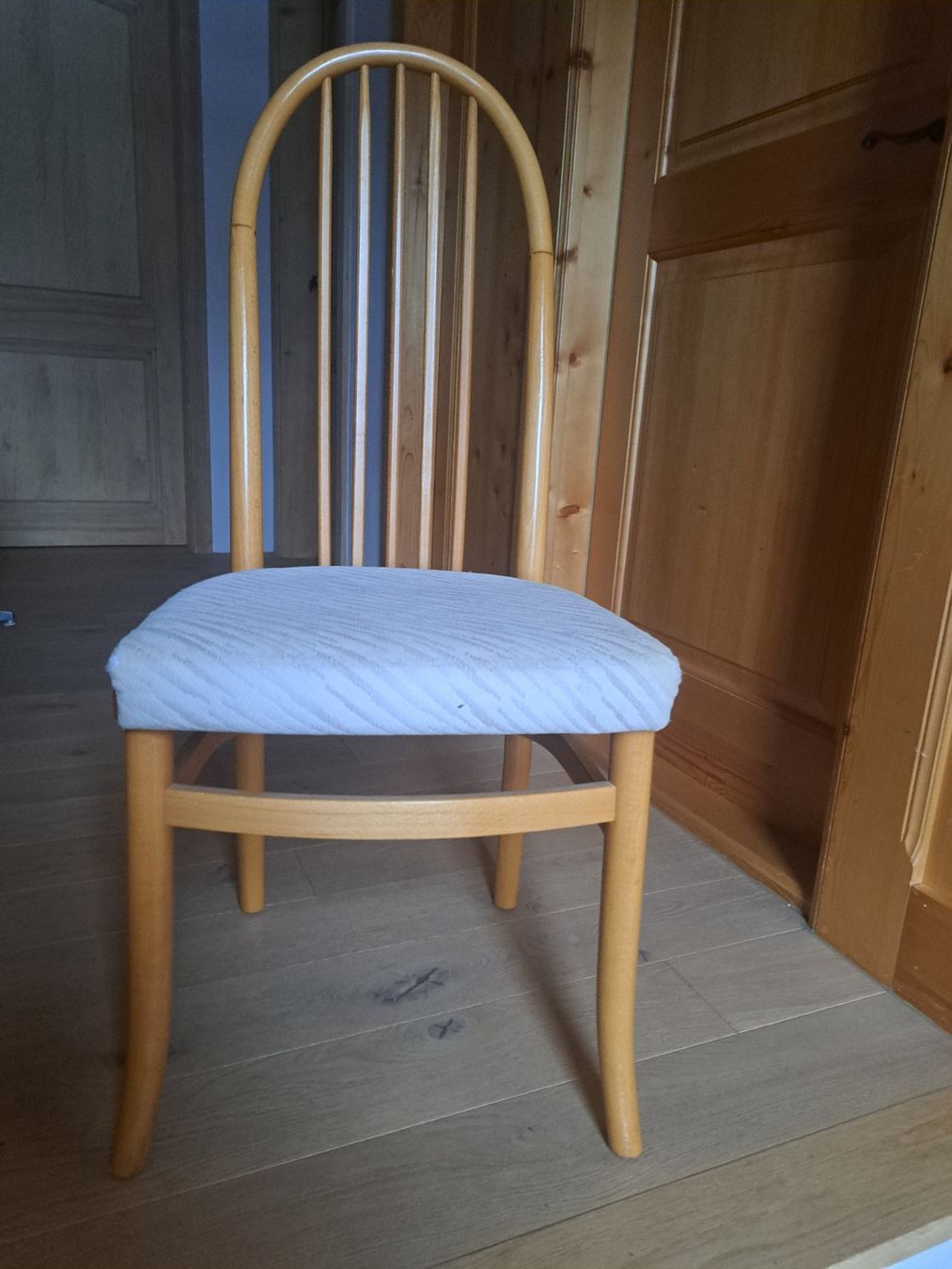 Sedie: Chaises – Usato da Charmey (Gruyère) venduto da pat_72h9 2