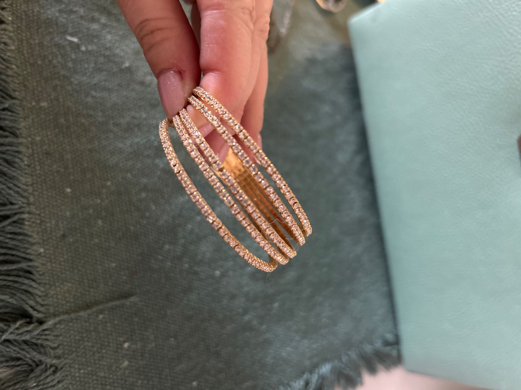 Bracciali & Braccialetti: Vendo bracciale Guess – Nuovo (secondo la descrizione) da Cademario venduto da pgi_6t5w 1