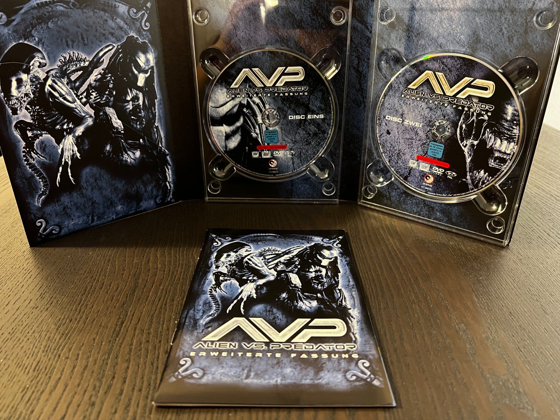 Tutti i DVDs: Alien vs. Predator - Erweiterte Fassung – Usato da Zürich venduto da FilmFreunde 5