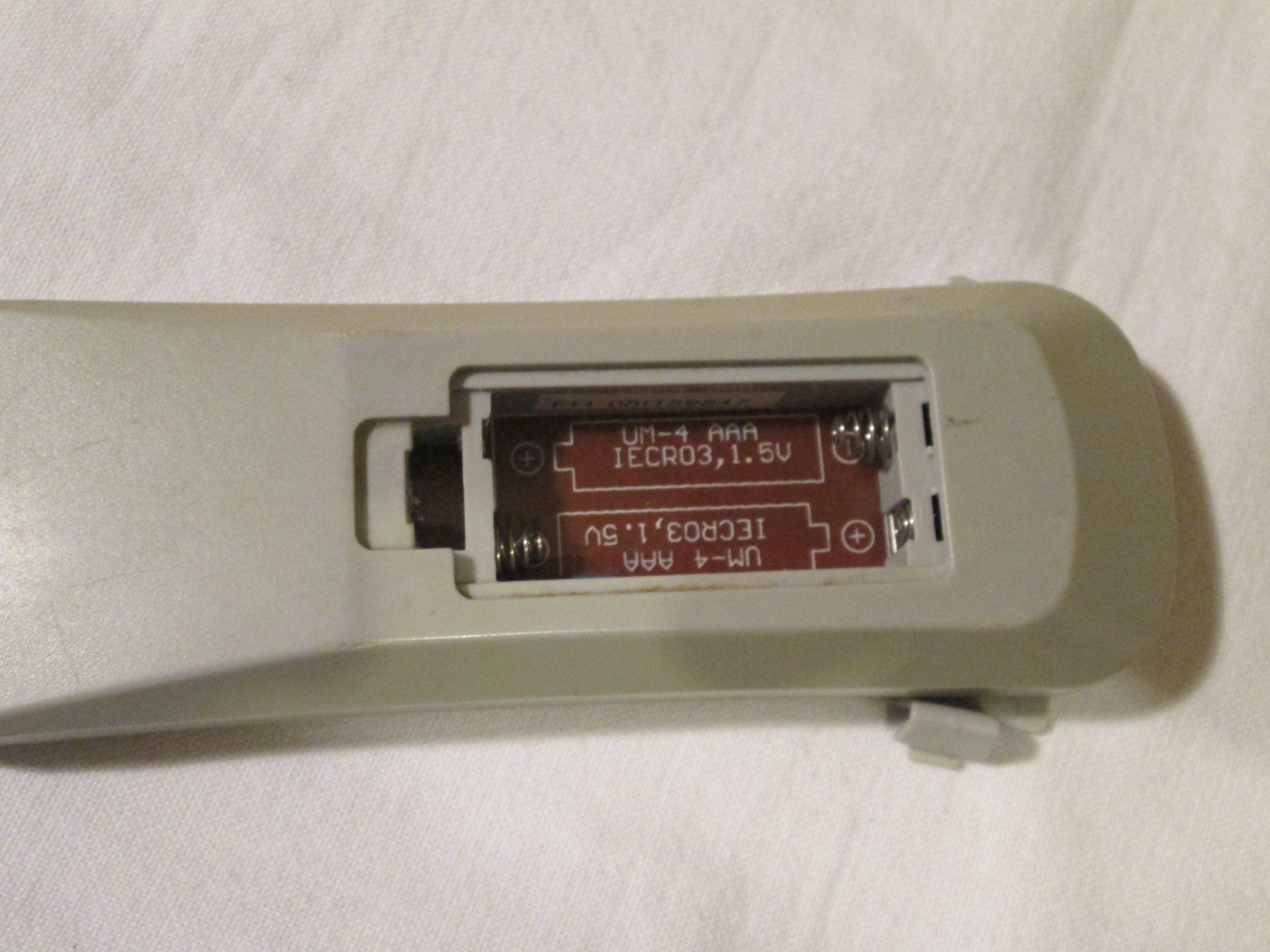 Telecomandi: Télécommande CLAYTON d'occasion (62) – Usato da La Chaux-de-Fonds venduto da Marteaux 4