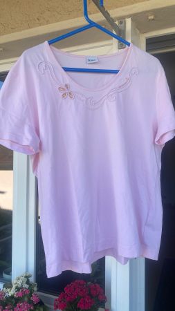 T Shirt Damen  Marke Delmond grösse 46