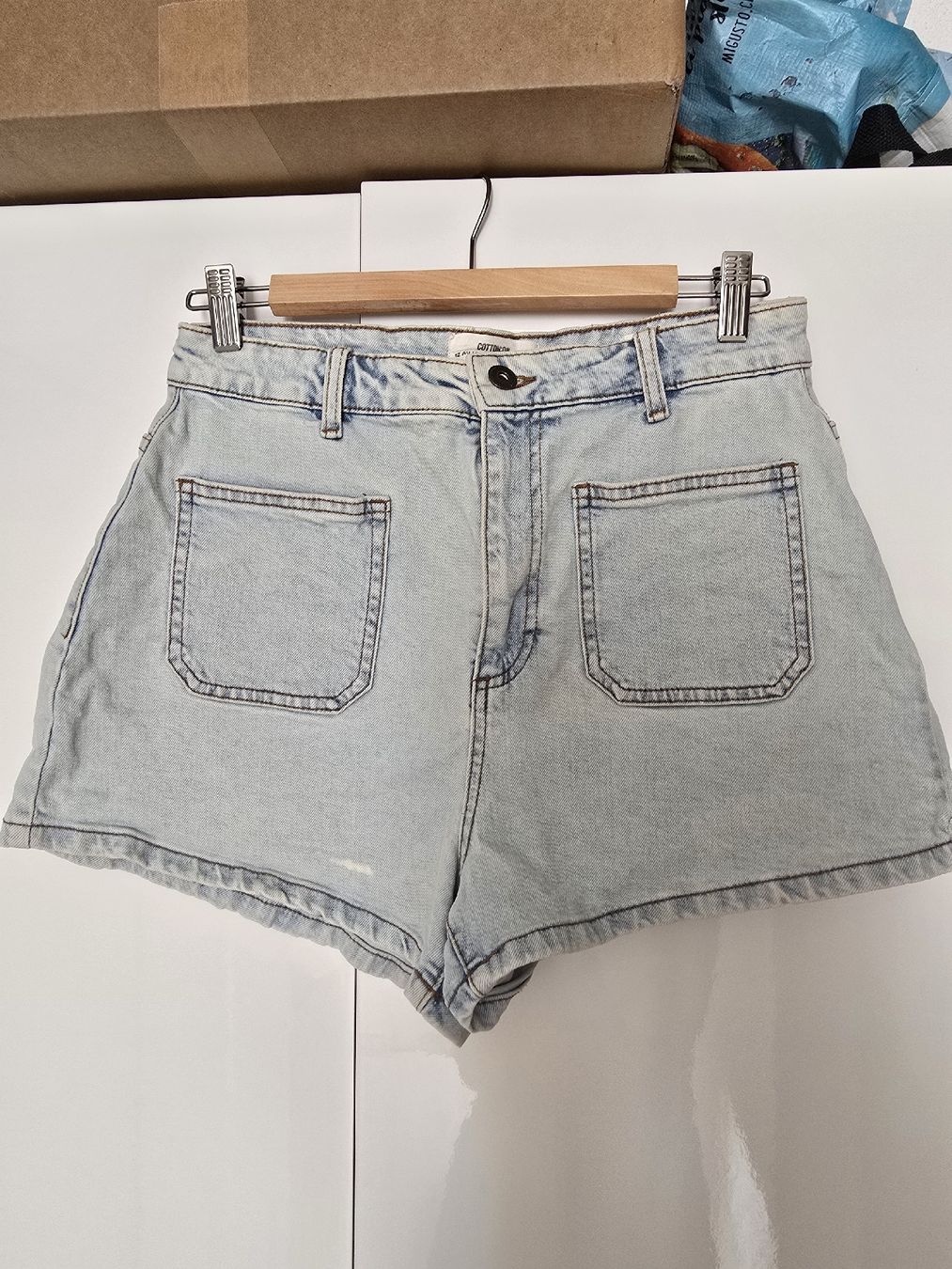 Jeans: Neuwertige Jeans Hotpans – Usato da Thalwil venduto da Nikkita2