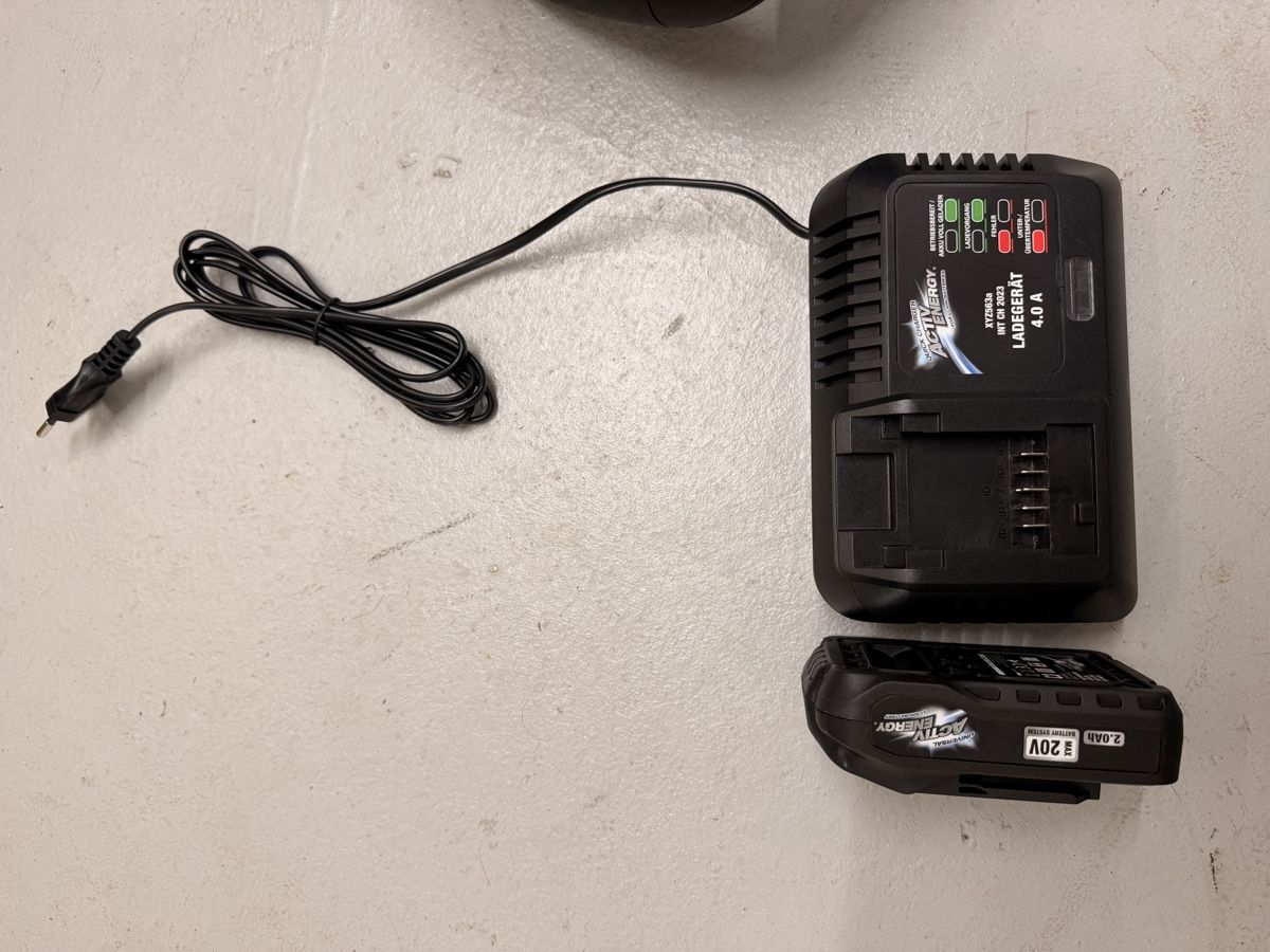Ferrex Tutti gli attrezzi: Ferrex Cordless Polishing Machine 20V with Battery Set – Usato da Zürich venduto da Gab.Mar 3