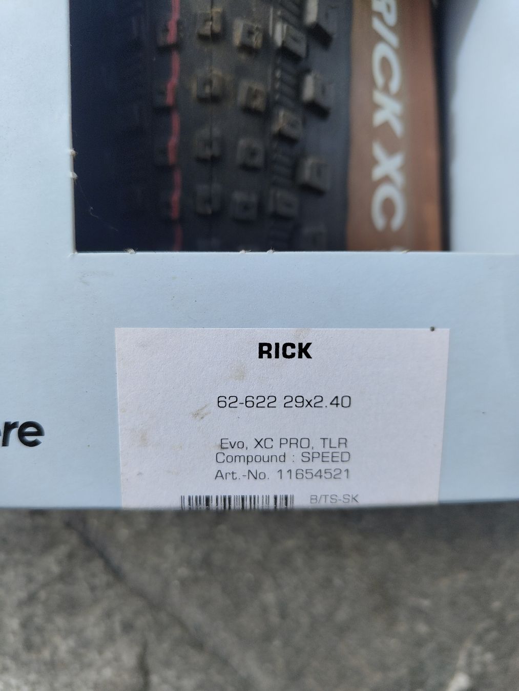 Schwalbe Pneus & Kompletträder: Schwalbe Rick Race 29x2.40 – Neu und originalverpackt aus Appenzell Steinegg von Knechtle 1