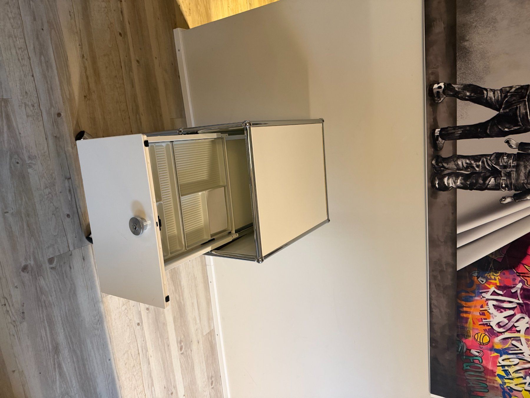 USM Banconi: USM Haller Rollcontainer reinweiss – Usato da Ermatingen venduto da csc_7g5v 1