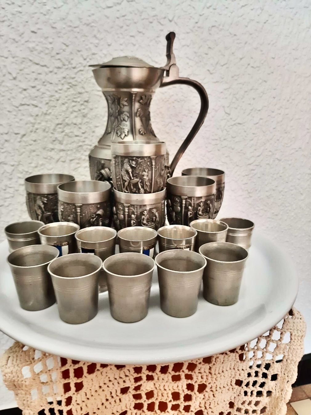 Set di piatti: Zinnkaraffe und Zinnbecher – Usato da Onex venduto da bar_mw9h