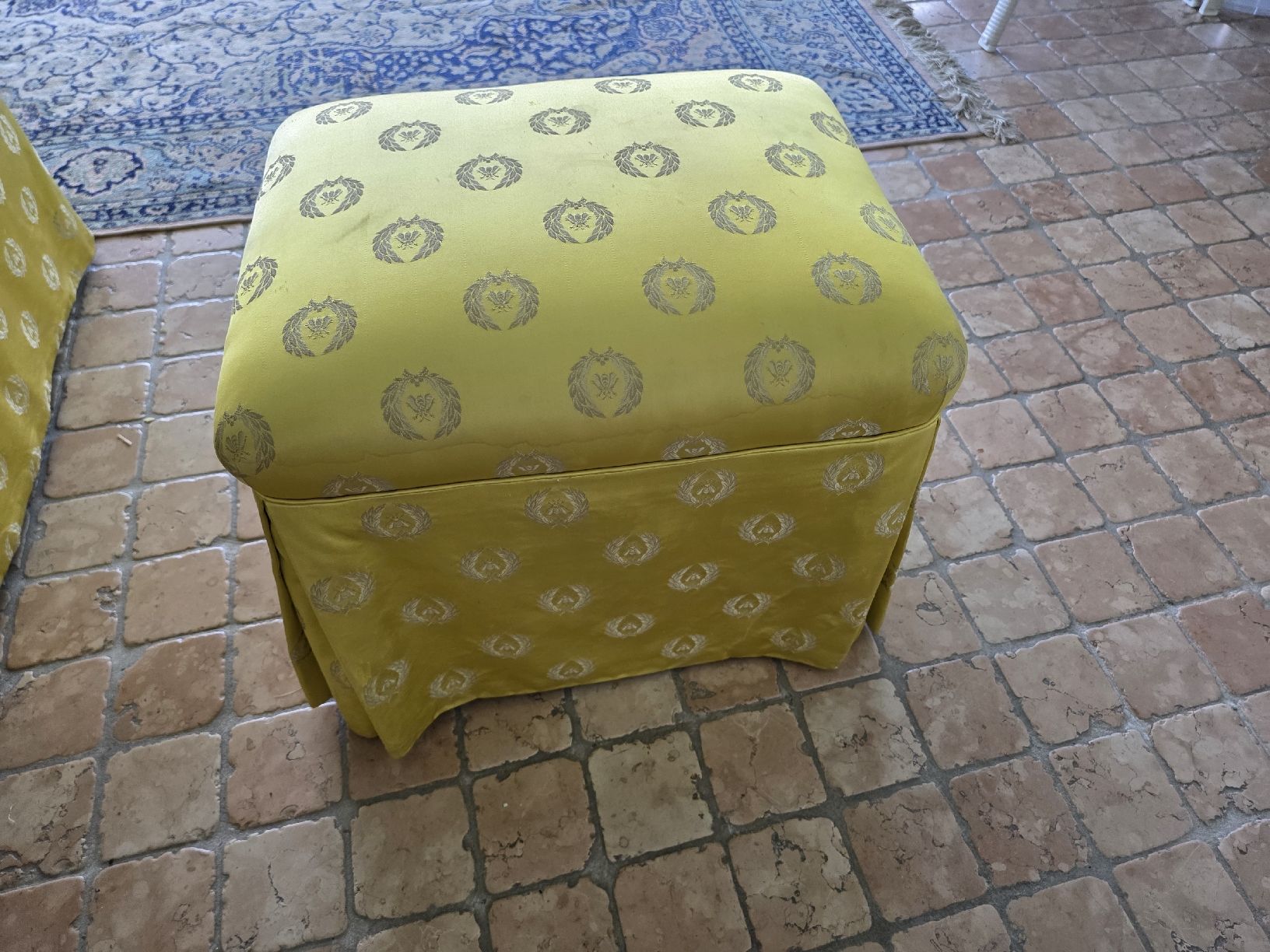 Tabourets: Hocker mit Muster Pierino Bolltinelli Medrisio – D'occasion à Riva San Vitale par thomastanja 1