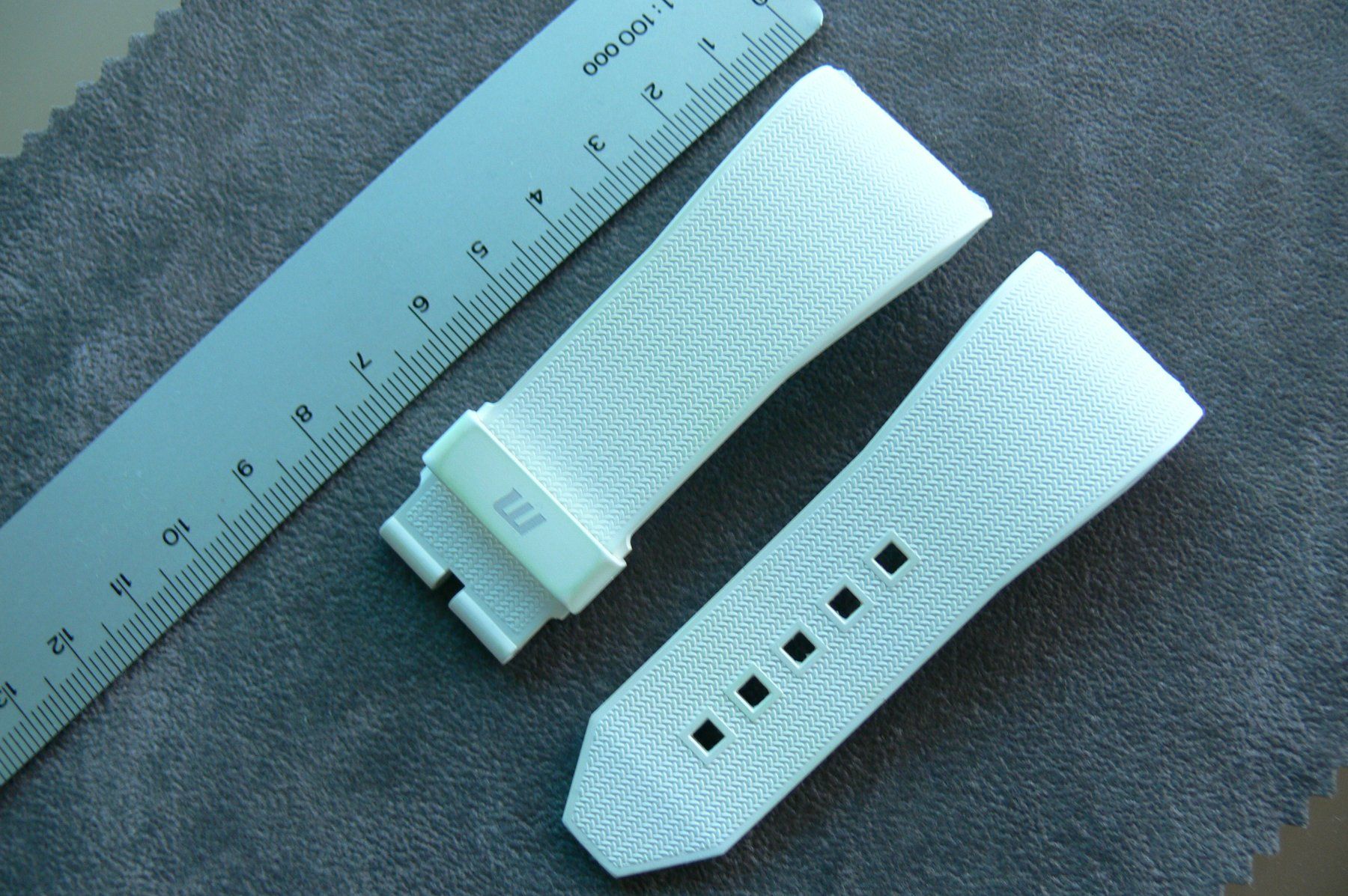 Wyler Montres: Wyler Code R Band strap braclet weiss – D'occasion à Remigen par Kelias 1