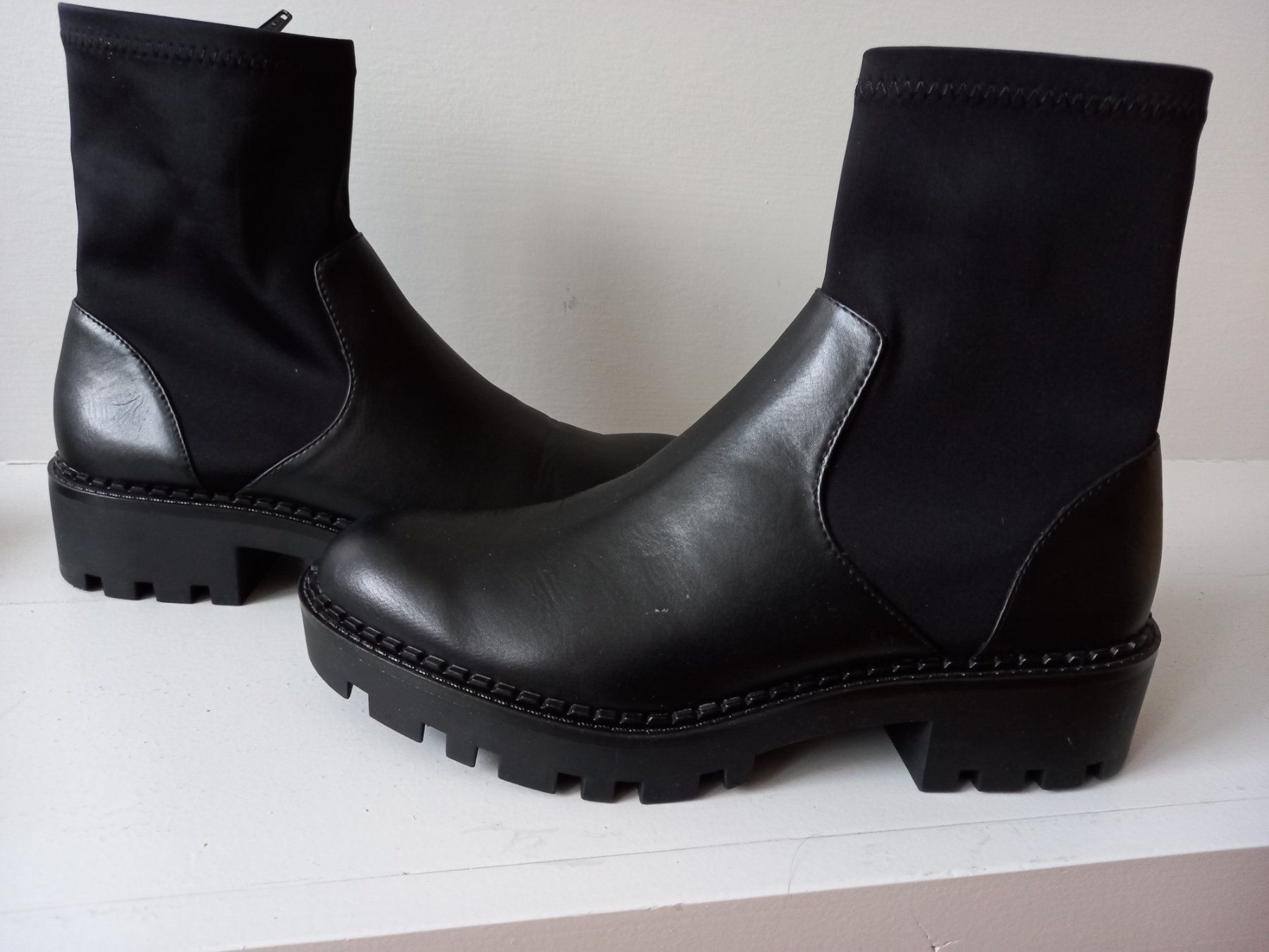 Zara Chaussures femmes: Boots – Neuf avec emballage d'origine à St.Gallen par EL03