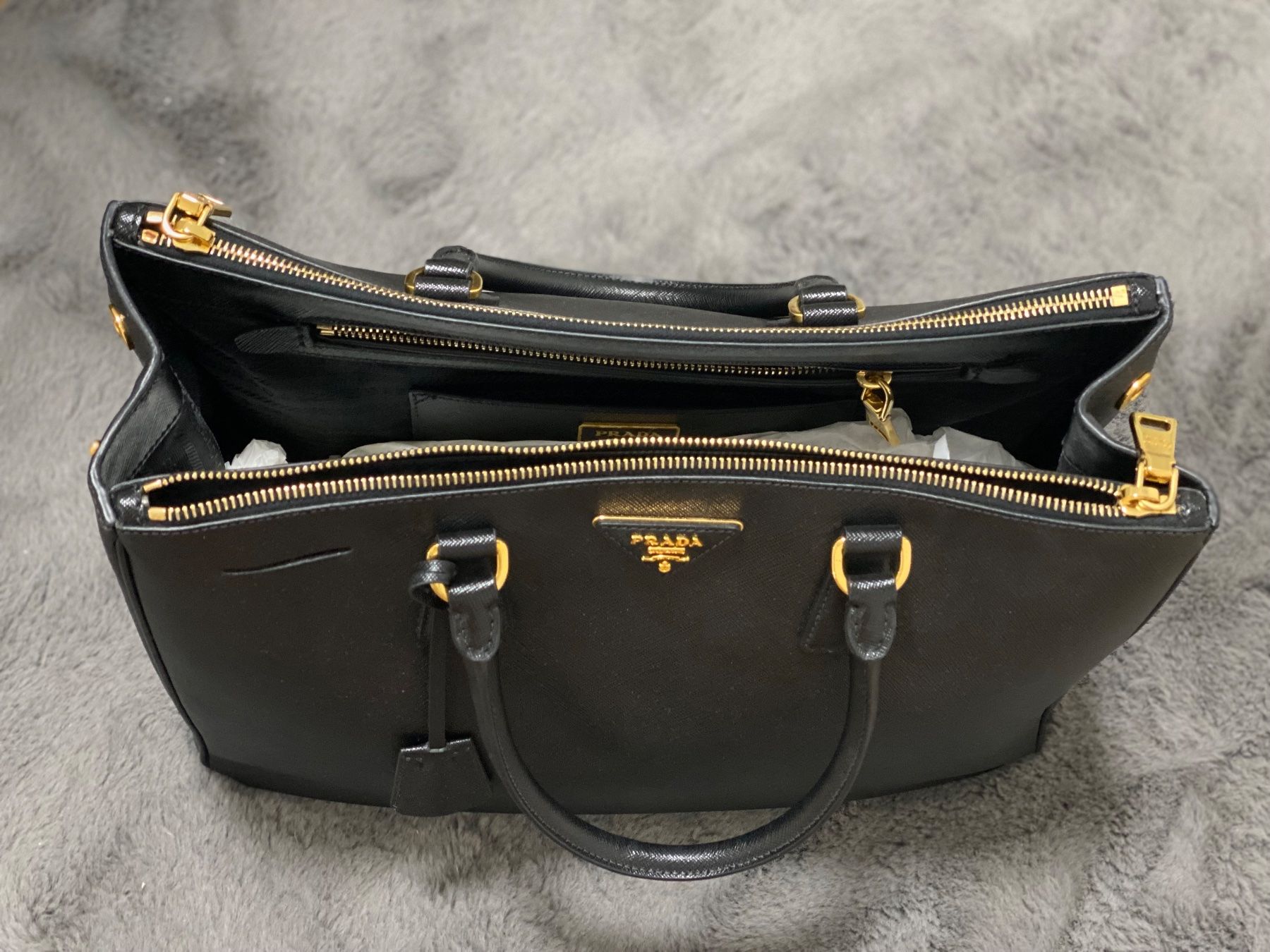 Prada Borse da donna: Prada Tasche (Neuwertig) – Nuovo (secondo la descrizione) da Zürich venduto da SS59 2